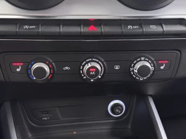 Photo 13 of 25 of WAUZZZGA6JA076735 Audi Q2 1.4 TFSI CoD Aut. Design Pro Line Plus