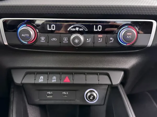 Photo 14 of 25 of WAUZZZGBXKR063496 Audi A1 Sportback 25 TFSI Pro Line