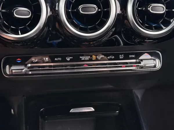 Photo 15 of 28 of WDD2470841J012995 Mercedes-Benz B-Klasse 180 Aut. Business Solution AMG
