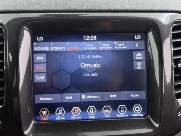 Photo 15 of 31 of ZACNJDEWXLPR03372 Jeep Compass 4xe 240 Plug-in Hybrid Electric