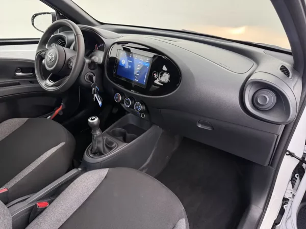 Toyota Aygo X 1.0 VVT-i MT Play