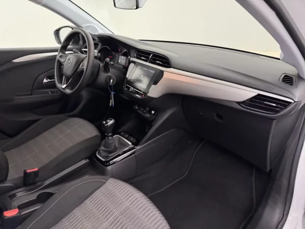 Photo 16 of 23 of VXKUPHNEKM4027365 Opel Corsa 1.2 100PK Edition