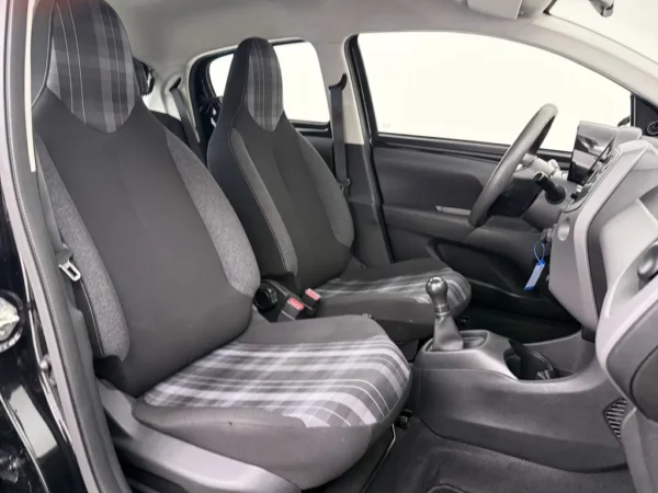 Photo 16 of 24 of VF3PSCFB5KR032553 Peugeot 108 1.0 e-VTi Blue Lease