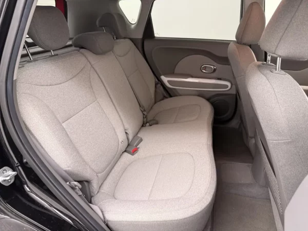 Photo 16 of 25 of KNAJX81EFG7014985 Kia Soul EV ExecutiveLine 27 kWh