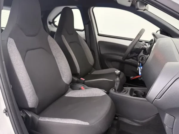 Toyota Aygo X 1.0 VVT-i MT Play