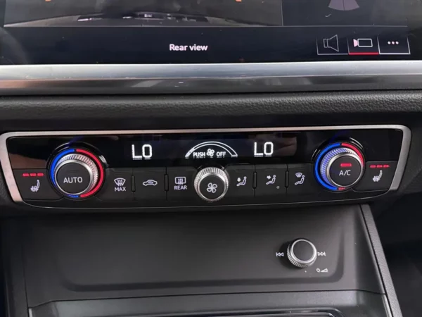 Photo 17 of 29 of WAUZZZF36M1124824 Audi Q3 45 TFSI e S edition