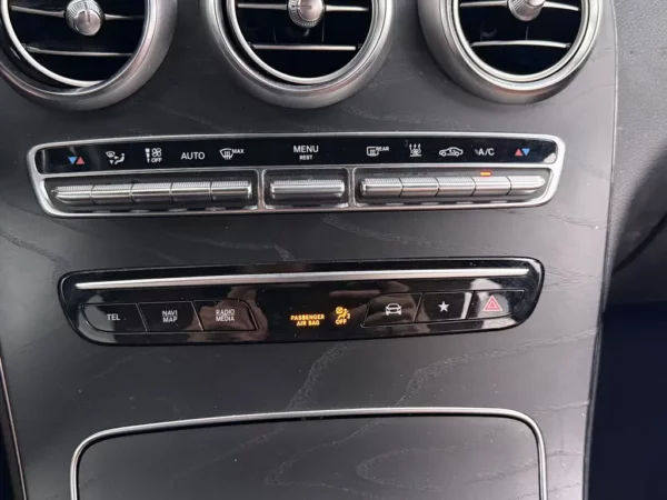 Photo 17 of 33 of W1N2539811V236801 Mercedes-Benz GLC 200 4MATIC Amg Premium Plus