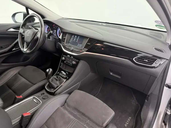 Opel Astra Sports Tourer 1.2 Blitz Elegance