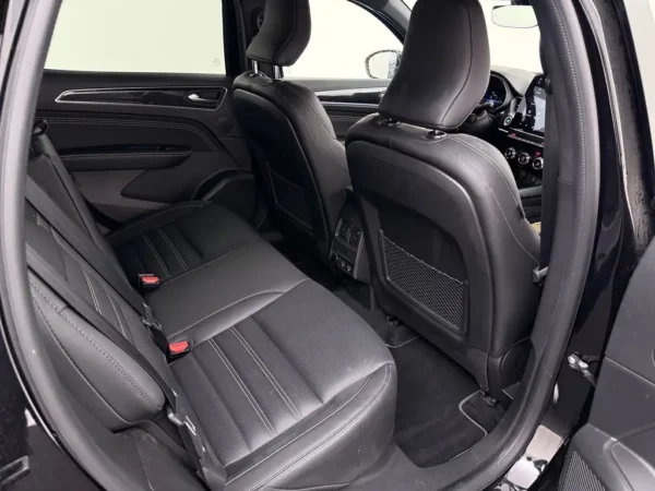 Photo 18 of 28 of VF1RJL000UC373287 Renault Arkana 1.6 E-Tech hybrid 145 E-Tech