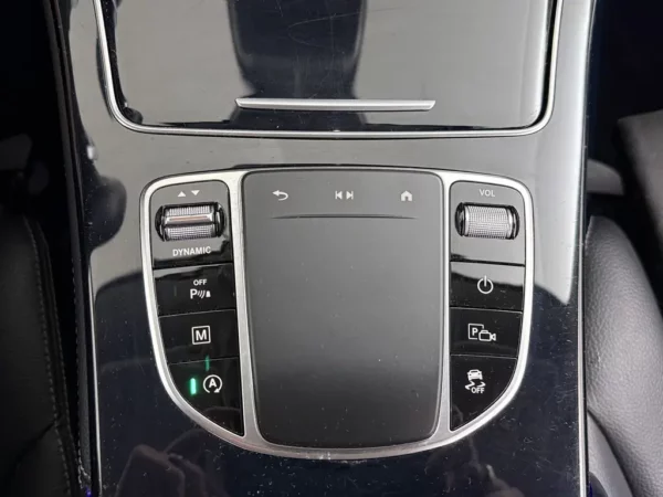 Photo 18 of 29 of WDC2539811V230890 Mercedes-Benz GLC 200 4MATIC Business Solution AMG