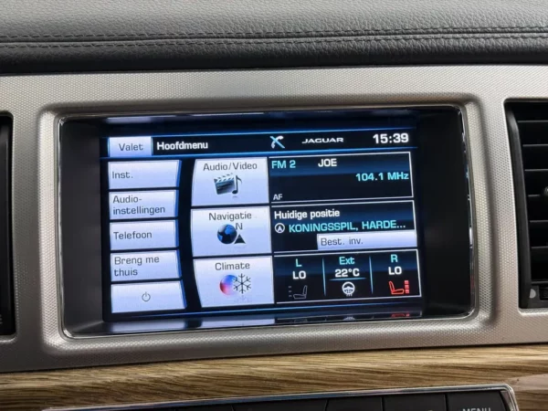 Photo 18 of 30 of SAJAA01T2FDU79681 Jaguar XF Sportbrake 2.2D AUT.