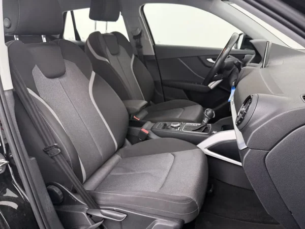Photo 19 of 25 of WAUZZZGA6JA076735 Audi Q2 1.4 TFSI CoD Aut. Design Pro Line Plus