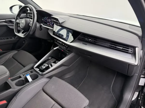 Photo 19 of 26 of WAUZZZGY0MA117586 Audi A3 Sportback 45 TFSI e S