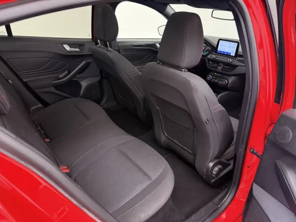 Ford Focus 1.0 EcoBoost Hybrid ST-Line X