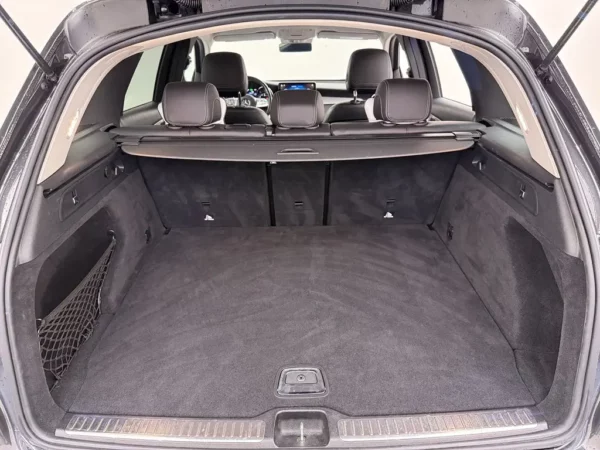 Photo 19 of 29 of WDC2539811V230890 Mercedes-Benz GLC 200 4MATIC Business Solution AMG