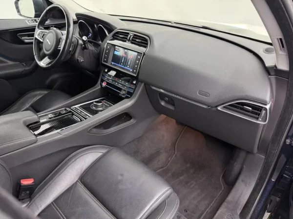 Jaguar F-Pace 2.0 Portfolio AWD 25t