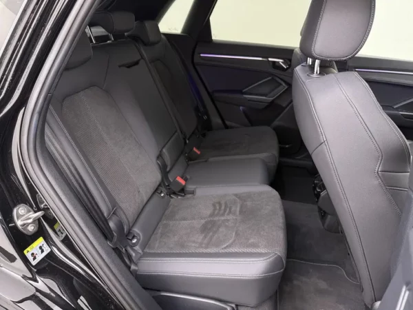 Photo 21 of 29 of WAUZZZF36M1124824 Audi Q3 45 TFSI e S edition