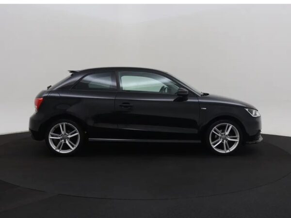Photo 22 of 24 of WAUZZZ8X5GB017407 Audi A1 1.0 TFSI S-Tronic