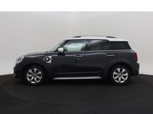 Photo 22 of 25 of WMW21BS0003M42027 MINI Countryman 1.5 Cooper S Automaat E ALL4 Chili