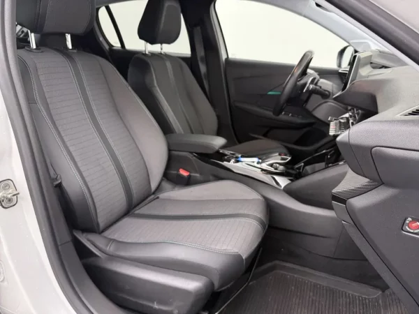 Peugeot 208 1.2 PureTech AUT. Allure