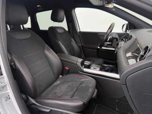 Photo 22 of 28 of WDD2470841J012995 Mercedes-Benz B-Klasse 180 Aut. Business Solution AMG