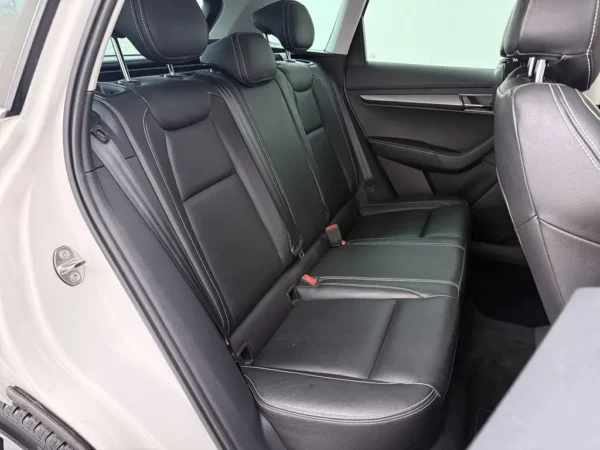 Photo 22 of 30 of TMBJP7NU6J2025916 Skoda Karoq 1.0 TSI Style