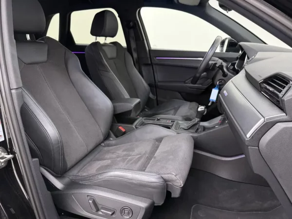 Photo 23 of 29 of WAUZZZF36M1124824 Audi Q3 45 TFSI e S edition
