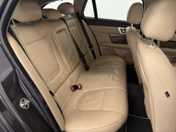 Photo 23 of 30 of SAJAA01T2FDU79681 Jaguar XF Sportbrake 2.2D AUT.