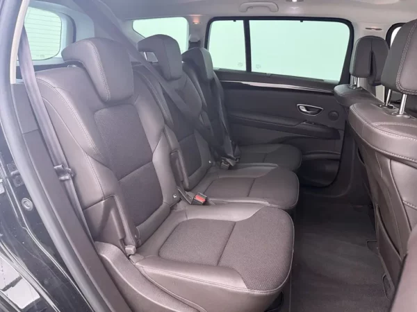 Photo 23 of 31 of VF1RFC00162207953 Renault Espace 1.8 TCe Intens 5p.