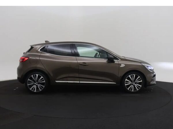 Photo 24 of 26 of VF1RJA00964962095 Renault Clio 1.3 TCe AUT. Initiale Paris
