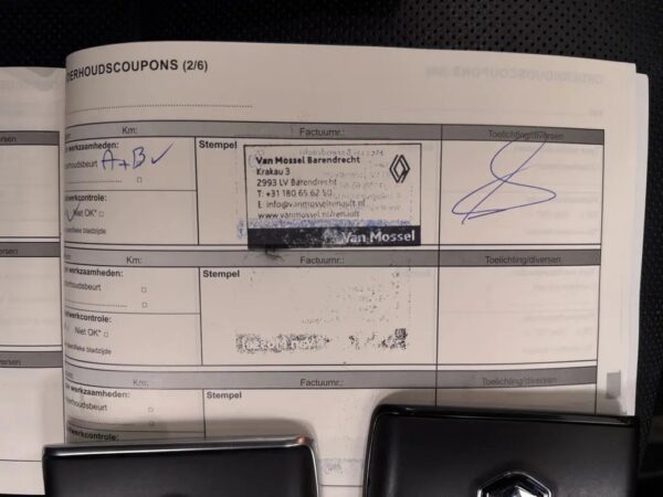 Photo 24 of 28 of VF1RJL000UC373287 Renault Arkana 1.6 E-Tech hybrid 145 E-Tech