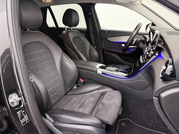 Photo 24 of 29 of WDC2539811V230890 Mercedes-Benz GLC 200 4MATIC Business Solution AMG