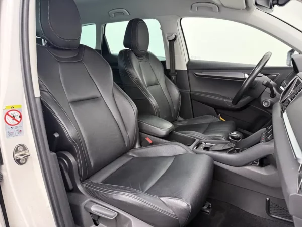 Photo 24 of 30 of TMBJP7NU6J2025916 Skoda Karoq 1.0 TSI Style