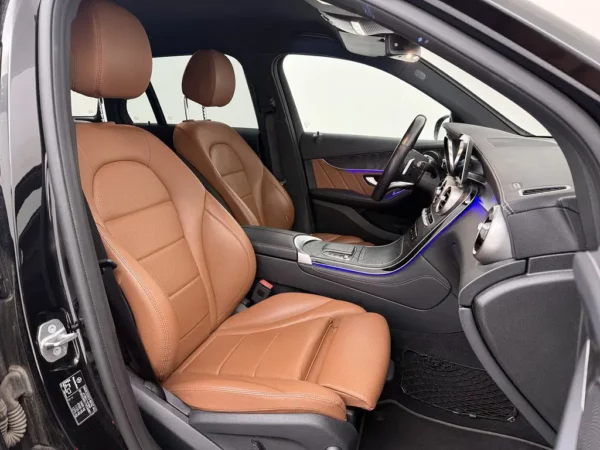 Photo 24 of 33 of W1N2539811V236801 Mercedes-Benz GLC 200 4MATIC Amg Premium Plus