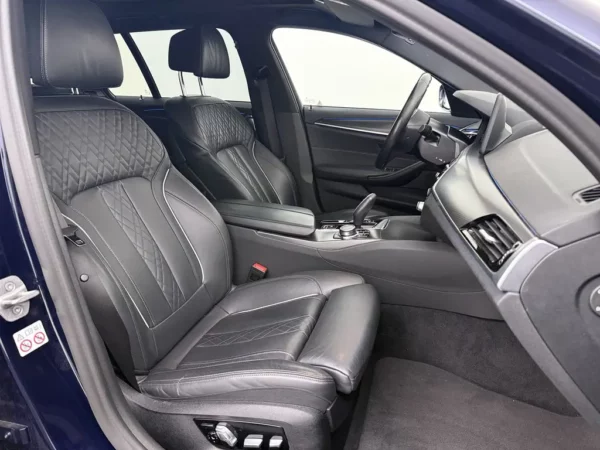 Photo 25 of 30 of WBA11CG020CK19014 BMW 5 Serie Touring 530e Business Edition Plus