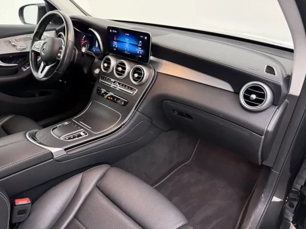 Photo 25 of 32 of W1N2539531V290493 Mercedes-Benz GLC 300e 4MATIC Premium Plus