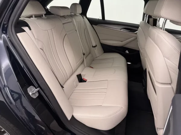 BMW 5 Serie Touring 530i xDrive High Ex.