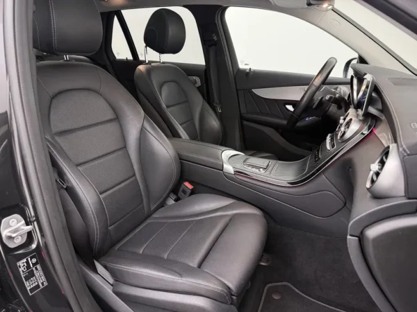 Photo 26 of 32 of W1N2539531V290493 Mercedes-Benz GLC 300e 4MATIC Premium Plus