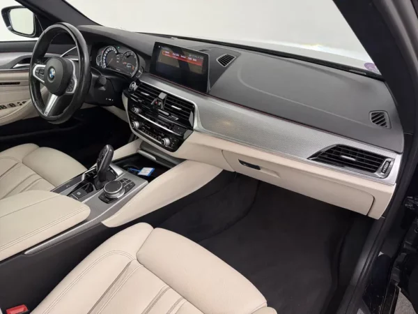 BMW 5 Serie Touring 530i xDrive High Ex.