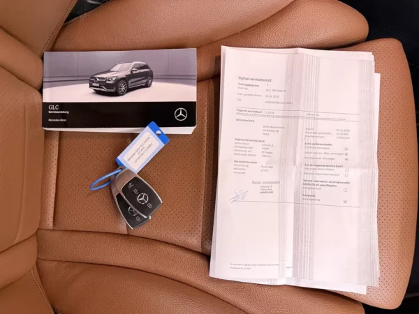 Photo 26 of 33 of W1N2539811V236801 Mercedes-Benz GLC 200 4MATIC Amg Premium Plus
