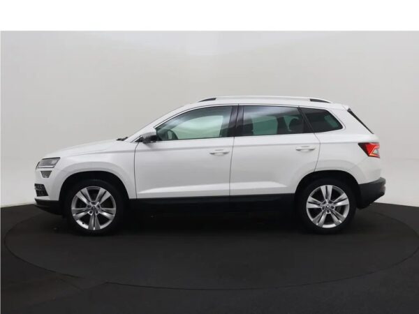 Photo 27 of 30 of TMBJP7NU6J2025916 Skoda Karoq 1.0 TSI Style