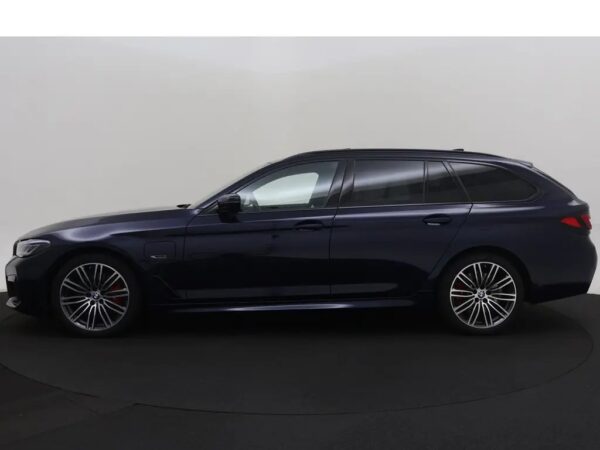 Photo 27 of 30 of WBA11CG020CK19014 BMW 5 Serie Touring 530e Business Edition Plus
