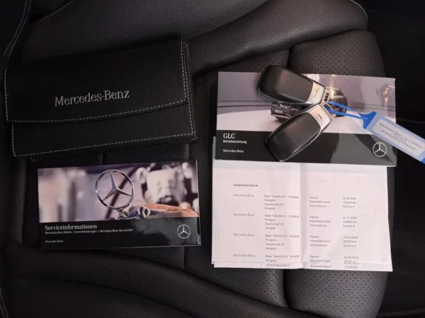 Photo 27 of 32 of W1N2539531V290493 Mercedes-Benz GLC 300e 4MATIC Premium Plus