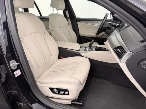 BMW 5 Serie Touring 530i xDrive High Ex.