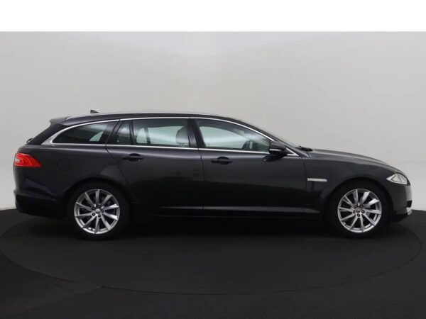 Photo 28 of 30 of SAJAA01T2FDU79681 Jaguar XF Sportbrake 2.2D AUT.