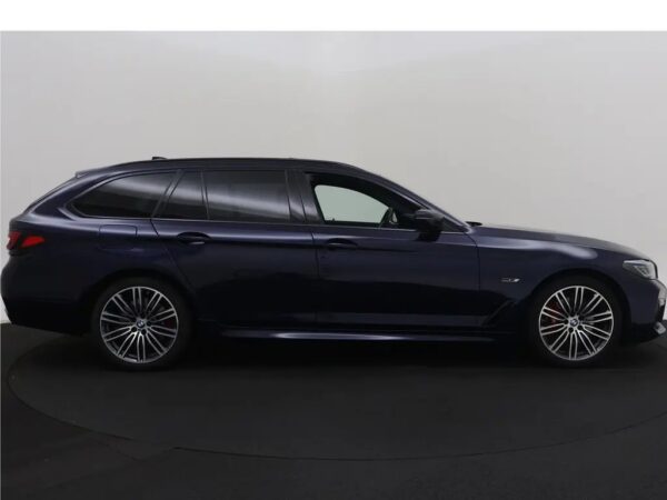 Photo 28 of 30 of WBA11CG020CK19014 BMW 5 Serie Touring 530e Business Edition Plus