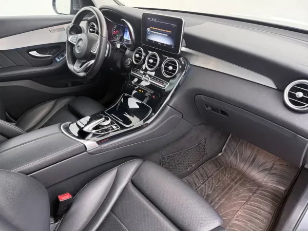 Mercedes-Benz GLC 250 4MATIC AMG Premium Plus