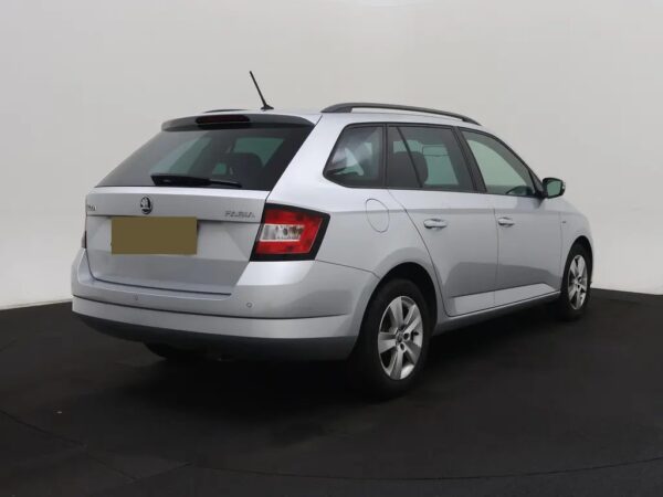 Photo 3 of 22 of TMBJP6NJ8JZ137107 Skoda Fabia Combi 1.0 TSI Clever