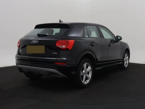 Photo 3 of 25 of WAUZZZGA6JA076735 Audi Q2 1.4 TFSI CoD Aut. Design Pro Line Plus