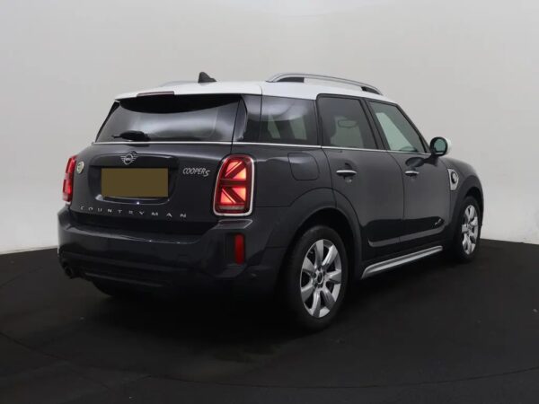 Photo 3 of 25 of WMW21BS0003M42027 MINI Countryman 1.5 Cooper S Automaat E ALL4 Chili